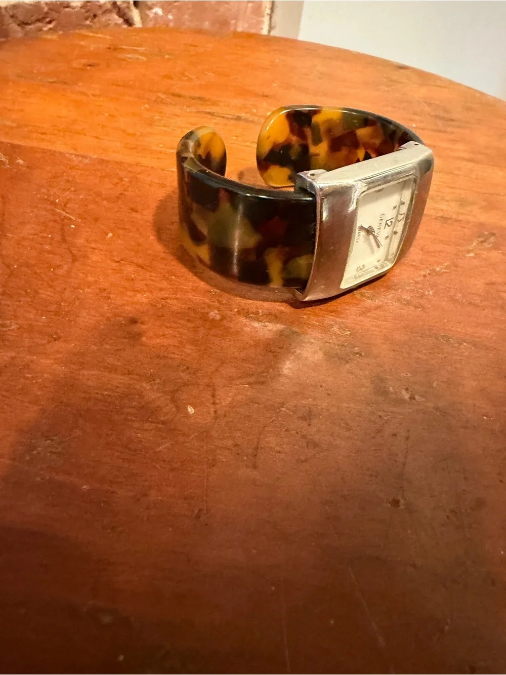 Vintage Geneva Women Quartz Watch Tortoiseshell Acrylic Cuff Bangle Silver Tone